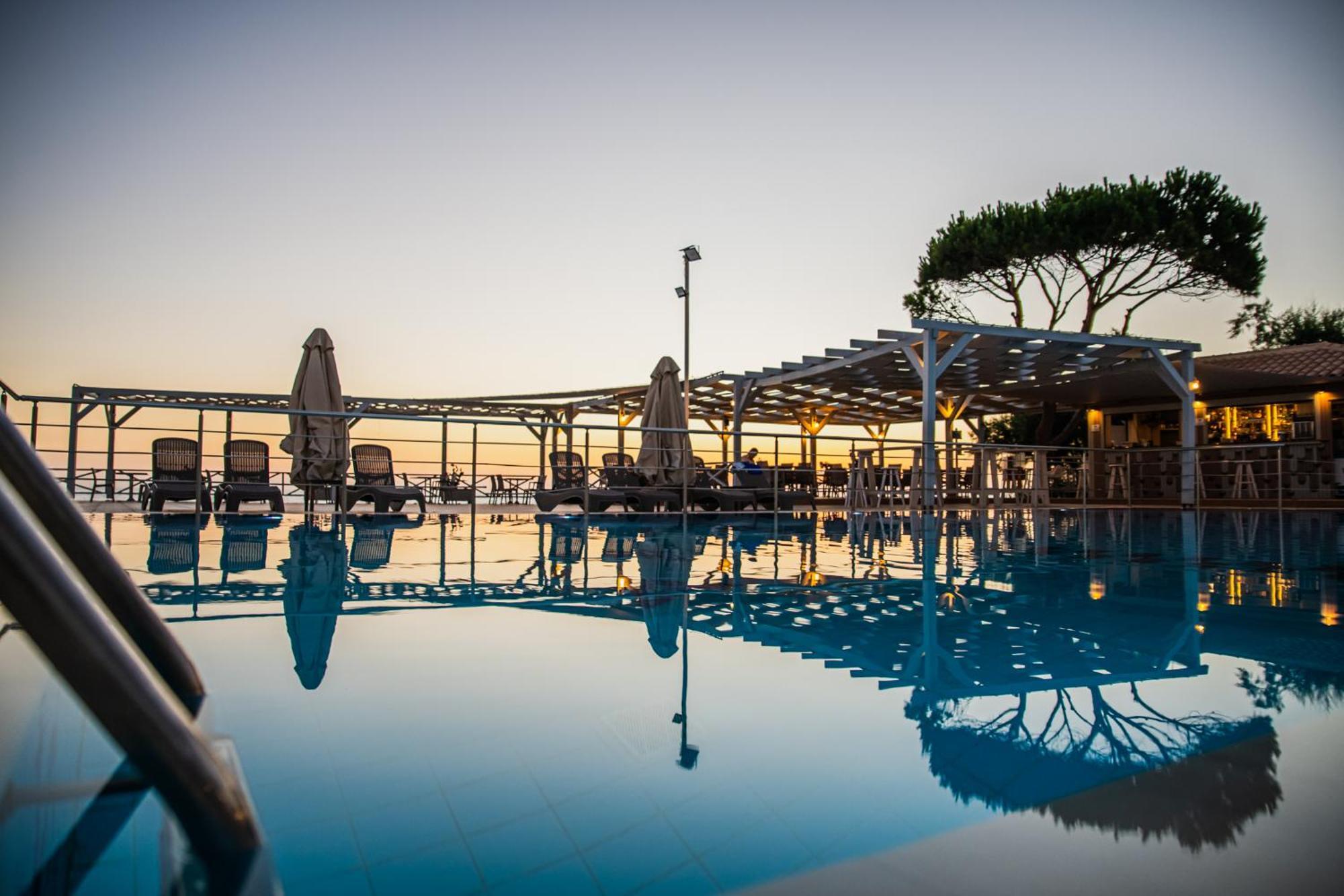 Mesogeios Hotel Marathopoli Exteriér fotografie