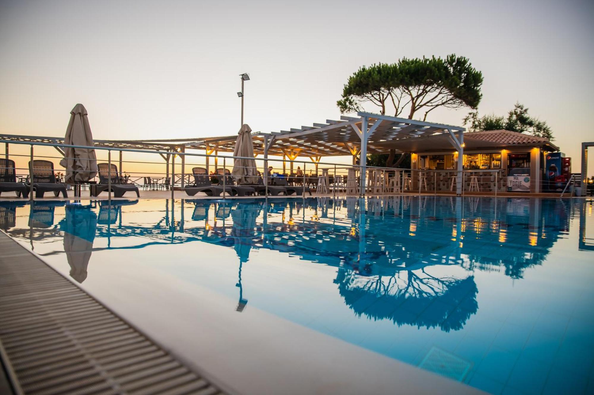 Mesogeios Hotel Marathopoli Exteriér fotografie